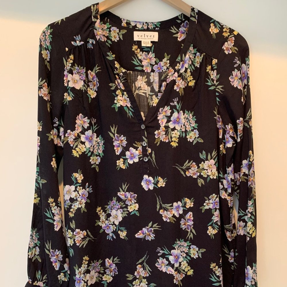 Velvet by Graham and Spencer Black Floral Blouse, Size M EUC